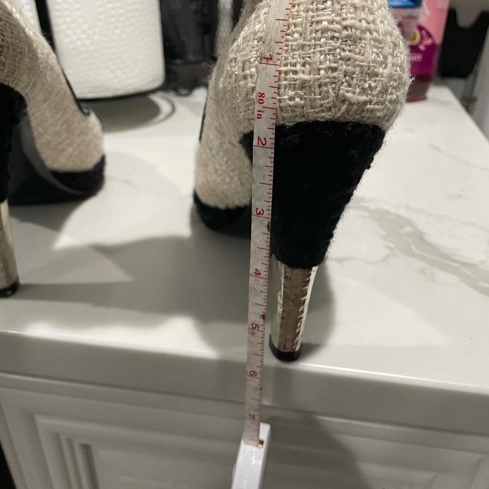 Chanel Pumps. - Picture 11 of 11